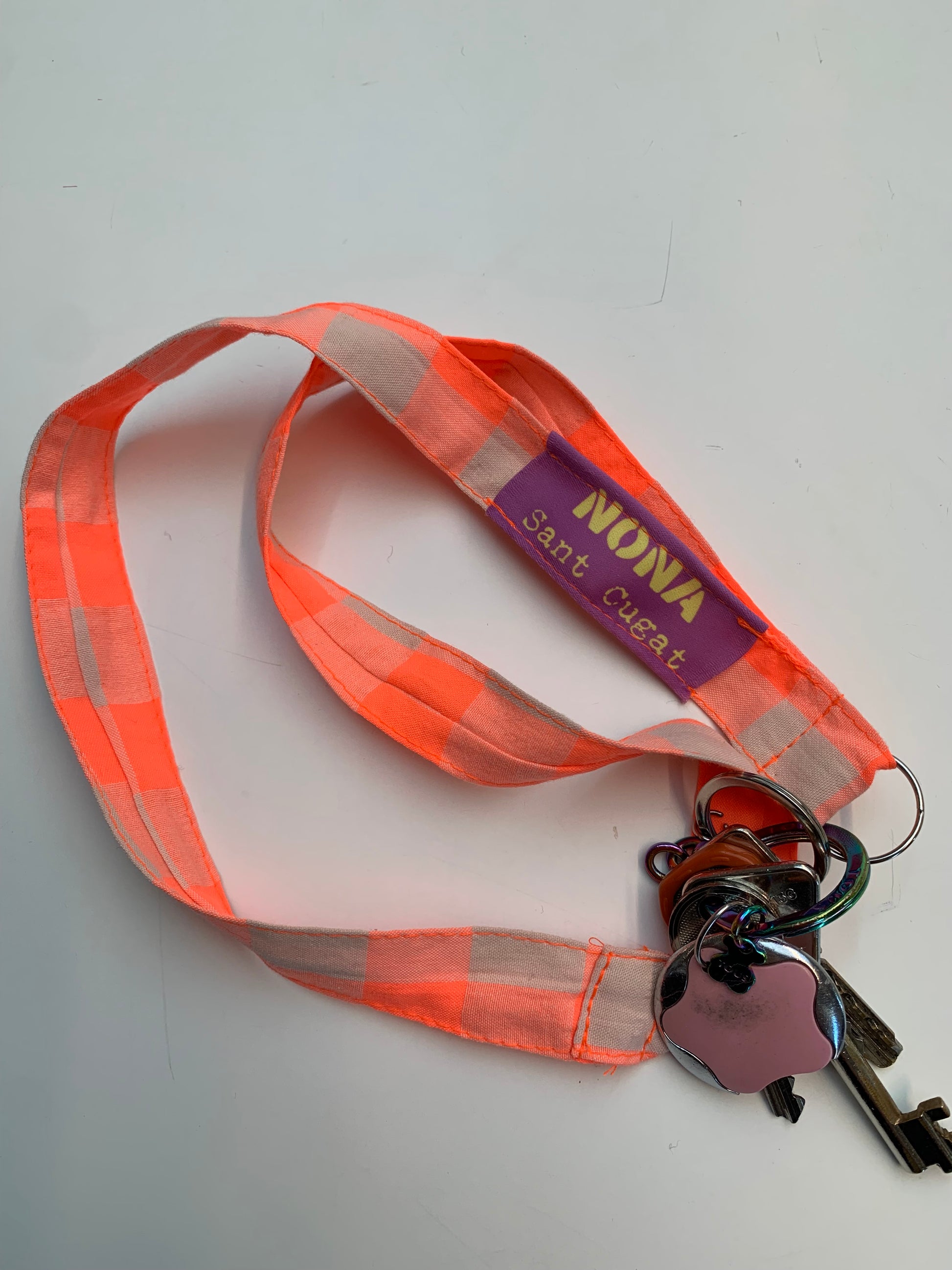 Llavero naranja fluor