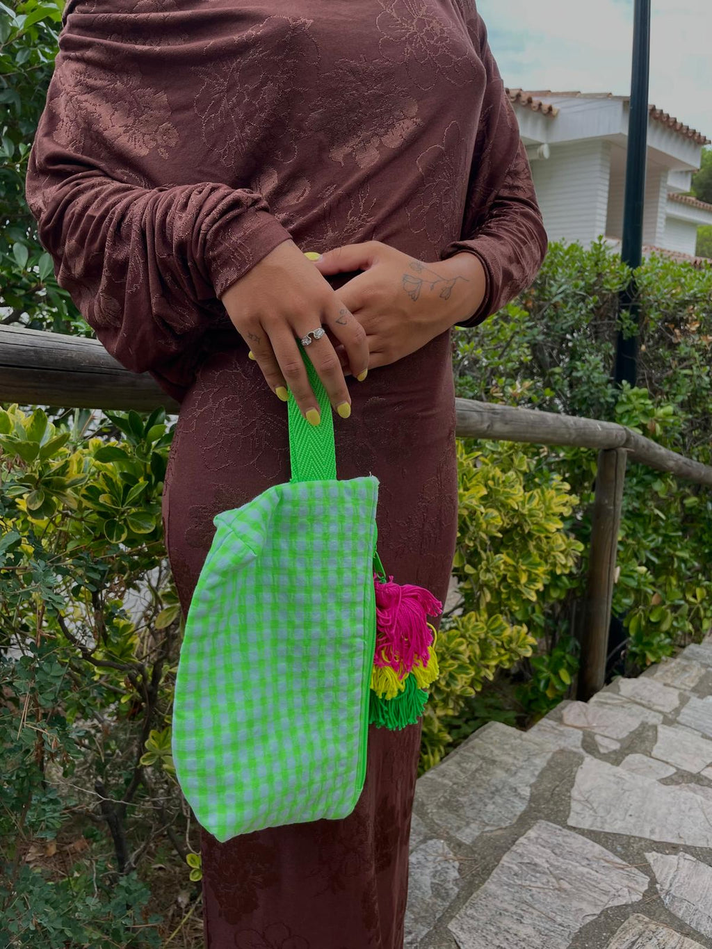 Bolso mano coral verde fluor